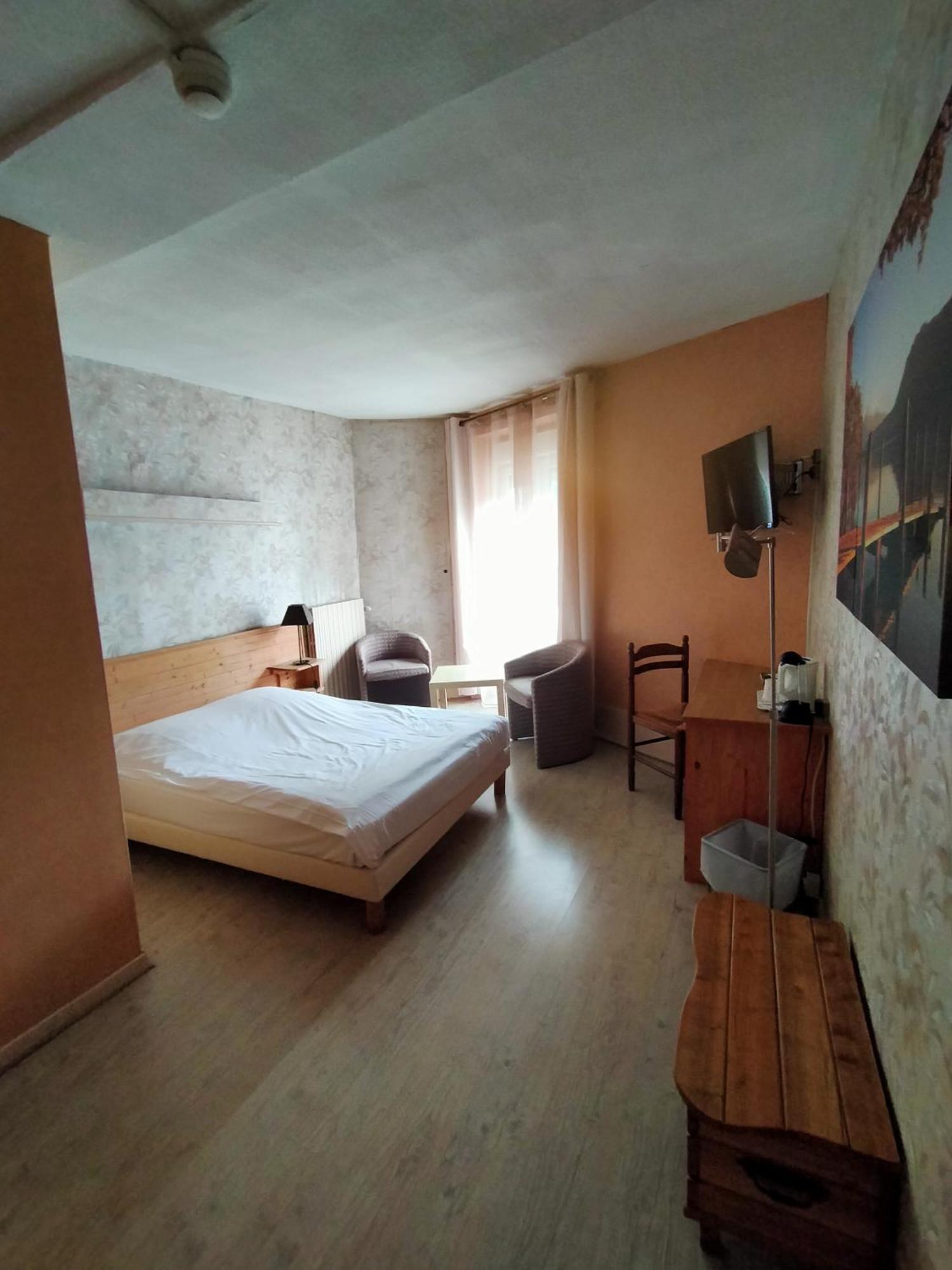 Hotel Les Alpes Allevard Chambre photo
